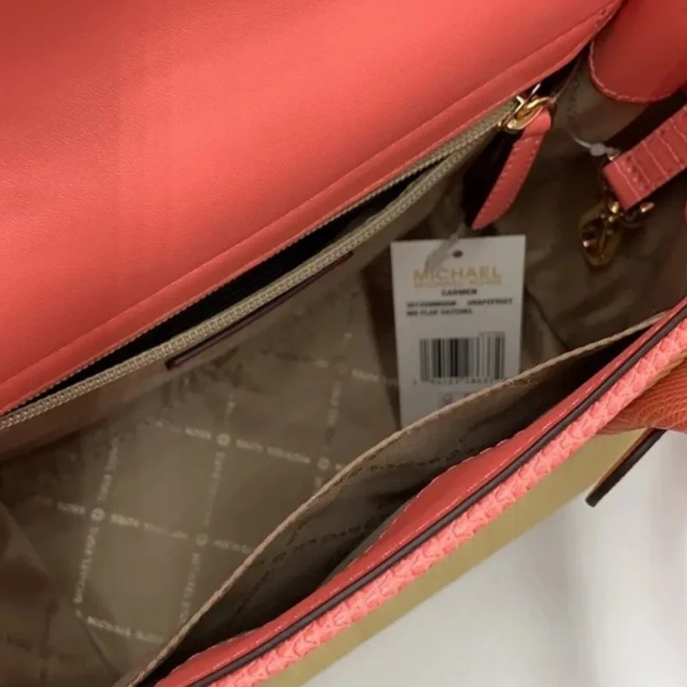 ⚠️HOLIDAY SALE ⚠️ MICHAEL KORS CARMEN MEDIUM FLAP SATCHEL GRAPEFRUIT
NWT - Picture 12 of 14